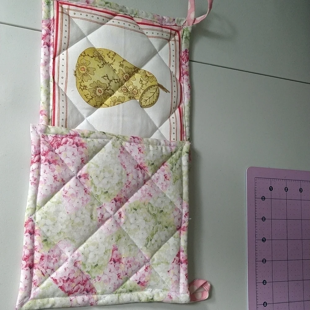 Homemade New potholders strawberry pears floral back 7X7